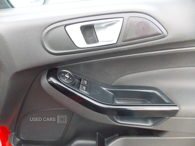 ST14KFKFordFiesta-16