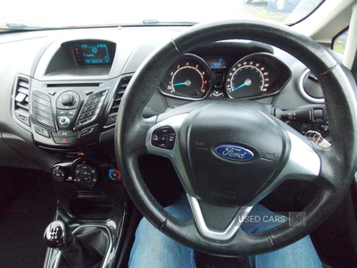 ST14KFKFordFiesta-17