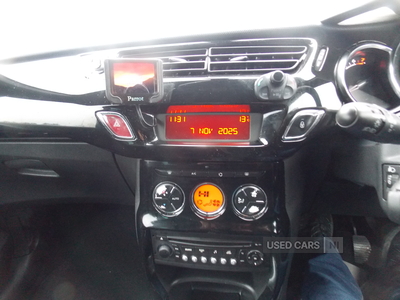 YFZ8391CitroenDS3-16