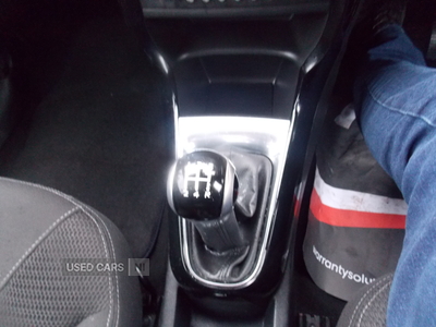 YFZ8391CitroenDS3-17