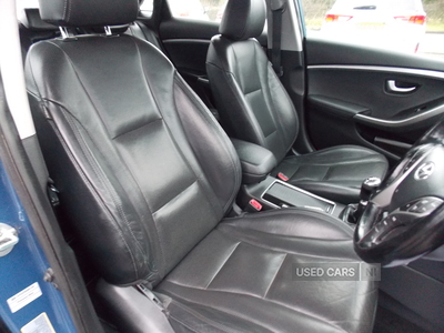 EO65BVHHyundaii30-16