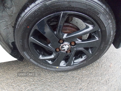 ASZ5935Peugeot108-12