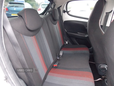 ASZ5935Peugeot108-14