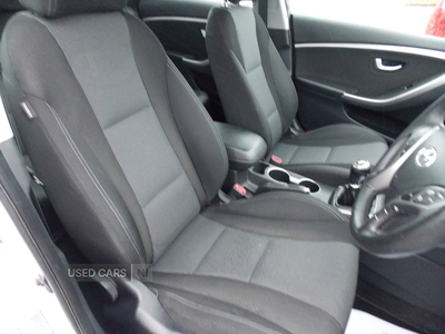 EF62WNLHyundaii30-14