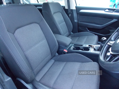 GJ15OLKVolkswagenPassat-16