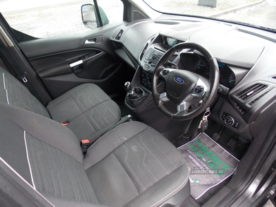 BT18UJNFordTransit-Connect-11