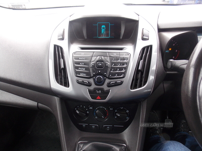 BT18UJNFordTransit-Connect-15