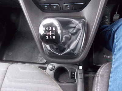 BT18UJNFordTransit-Connect-16