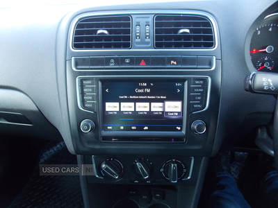 GM17VTWVolkswagenPolo-19