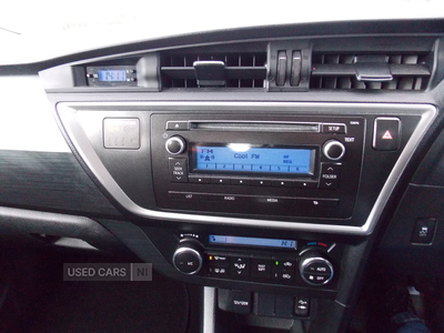 SA13PWUToyotaAuris-18