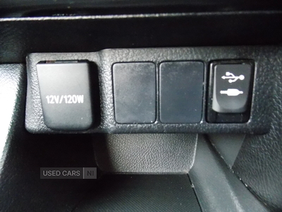 SA13PWUToyotaAuris-19