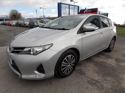 SA13PWUToyotaAuris-2