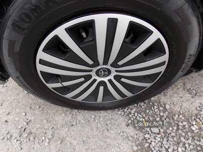 SA13PWUToyotaAuris-8