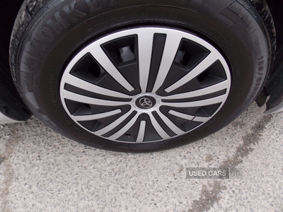 SA13PWUToyotaAuris-9