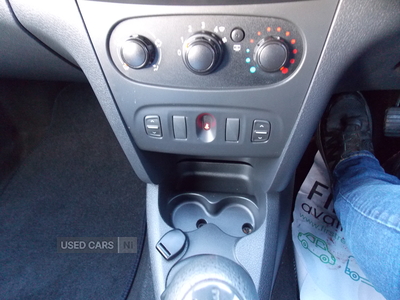 SB66DVMDaciaSandero-17