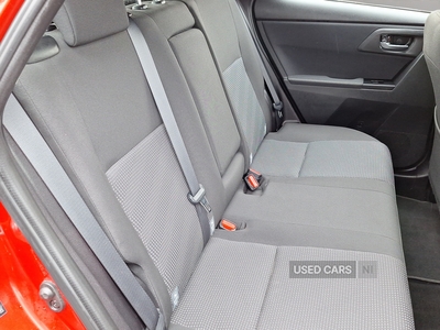 SC63KCKToyotaAuris-10