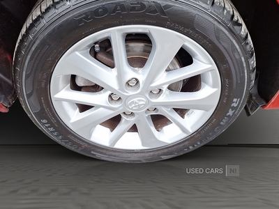 SC63KCKToyotaAuris-13