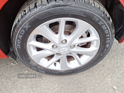 SC63KCKToyotaAuris-16