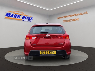 SC63KCKToyotaAuris-4