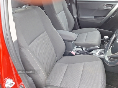 SC63KCKToyotaAuris-8