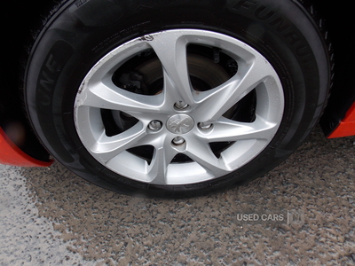 SE15ABNPeugeot208-10