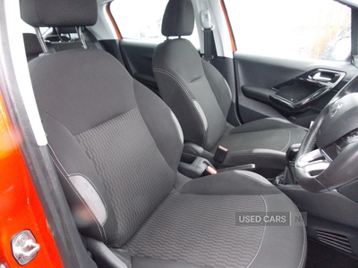 SE15ABNPeugeot208-14