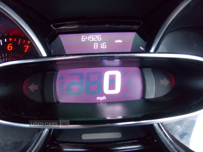 SG17GAWRenaultClio-24