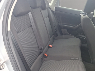 GF18WGCVolkswagenPolo-13
