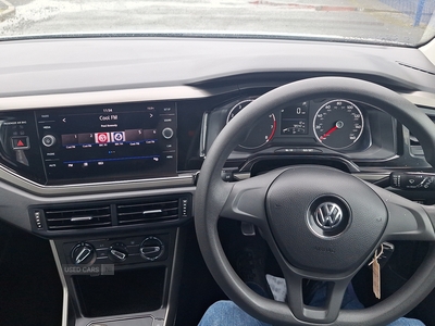 GF18WGCVolkswagenPolo-16