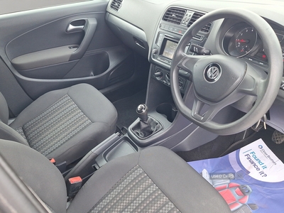 GL64OZJVolkswagenPolo-14