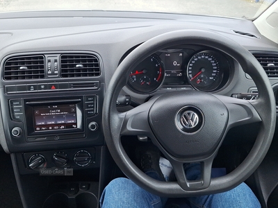 GL64OZJVolkswagenPolo-16