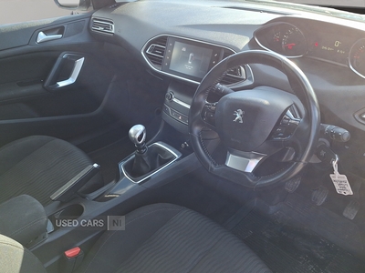 KM66FZKPeugeot308-8