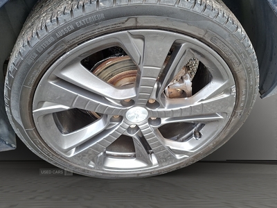 KO68EHYPeugeot308-11