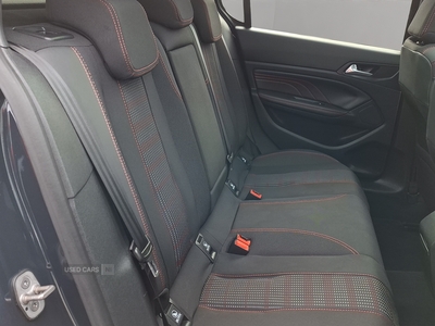 KO68EHYPeugeot308-13