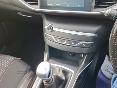 KO68EHYPeugeot308-18