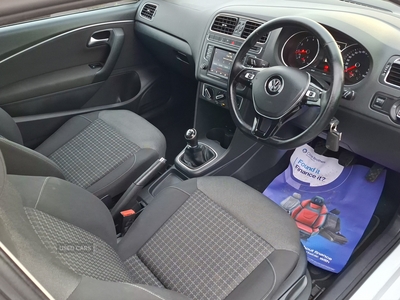 MT64KWFVolkswagenPolo-15