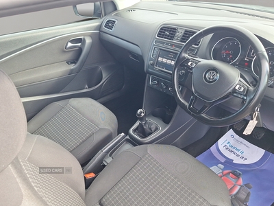PF66HRAVolkswagenPolo-14