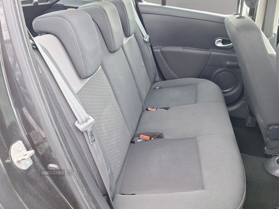 PNZ1271RenaultClio-13
