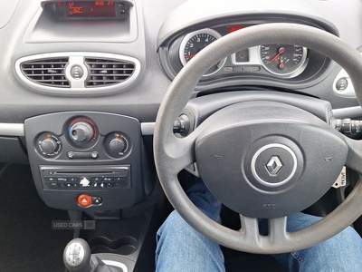 PNZ1271RenaultClio-16