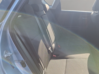 S4KHFToyotaAuris-9