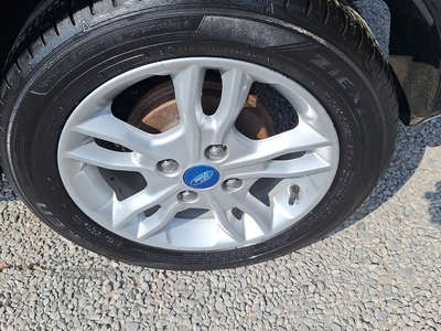SB65OAPFordFiesta-17