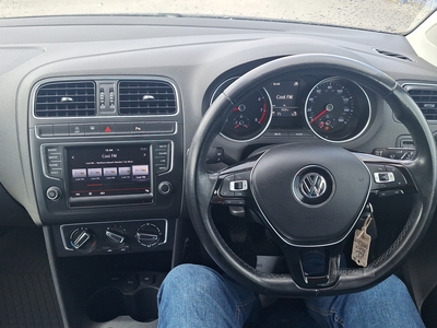 SB66JWOVolkswagenPolo-17