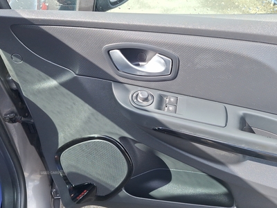 SD66YMPRenaultClio-16