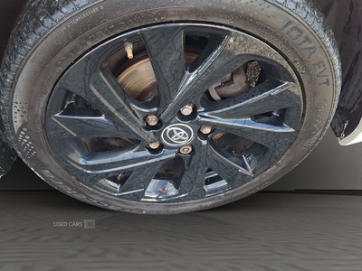 SG16XJYToyotaAuris-10