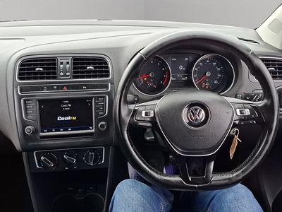SG17PWZVolkswagenPolo-16