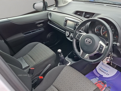 SH63TWZToyotaYaris-14