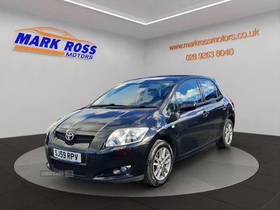 SJ59RPVToyotaAuris-2