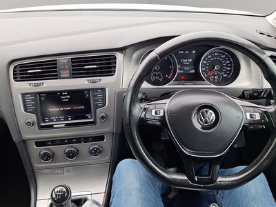 SX66AKUVolkswagenGolf-16