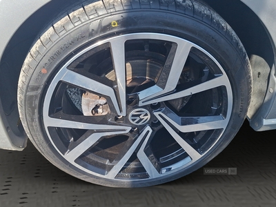 YH15NNKVolkswagenGolf-10