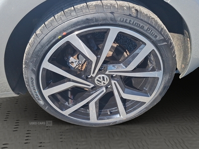 YH15NNKVolkswagenGolf-11